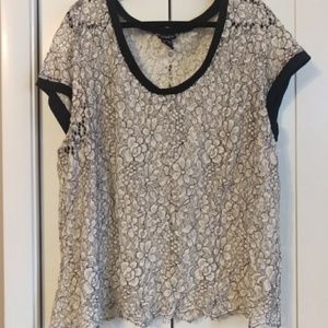 Torrid 3X - Lace Crop top
